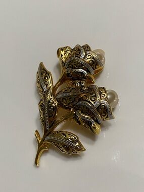Damascene Pearl Flower Brooch